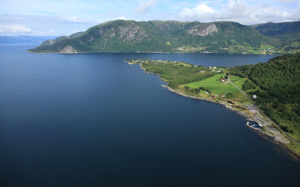 Brekkestranda Fjordhotel Brekke  Bagian luar foto