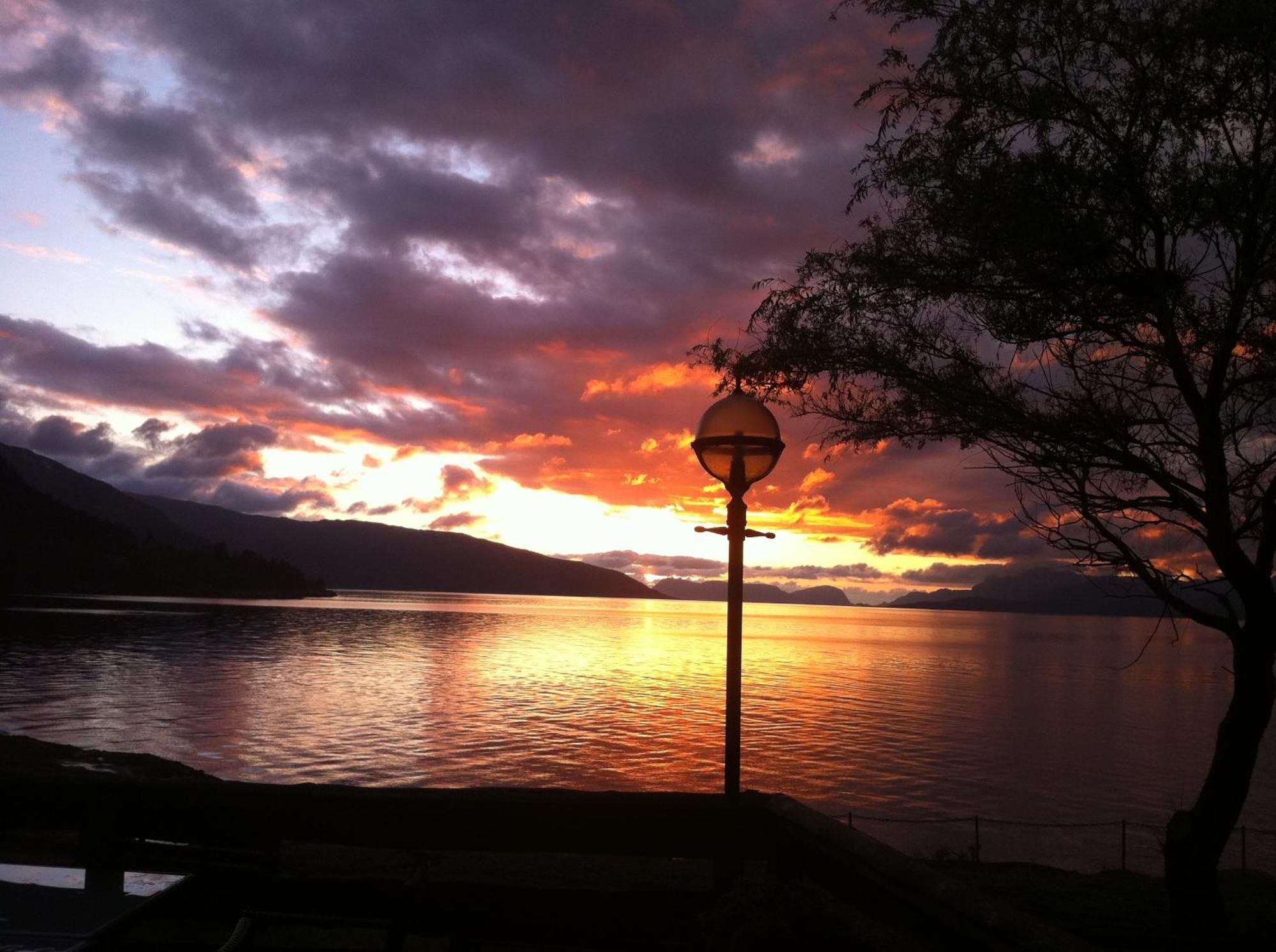 Brekkestranda Fjordhotel Brekke  Bagian luar foto