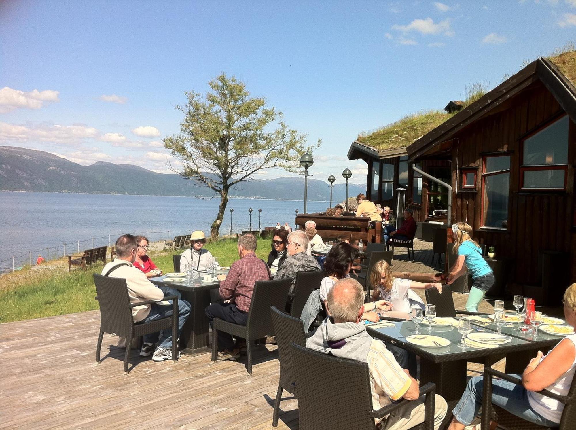 Brekkestranda Fjordhotel Brekke  Bagian luar foto