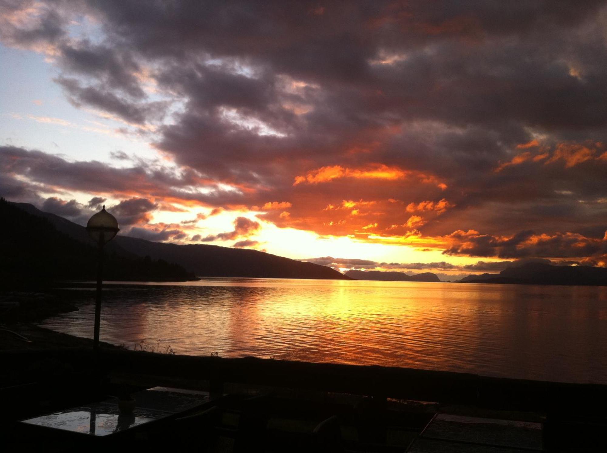 Brekkestranda Fjordhotel Brekke  Bagian luar foto