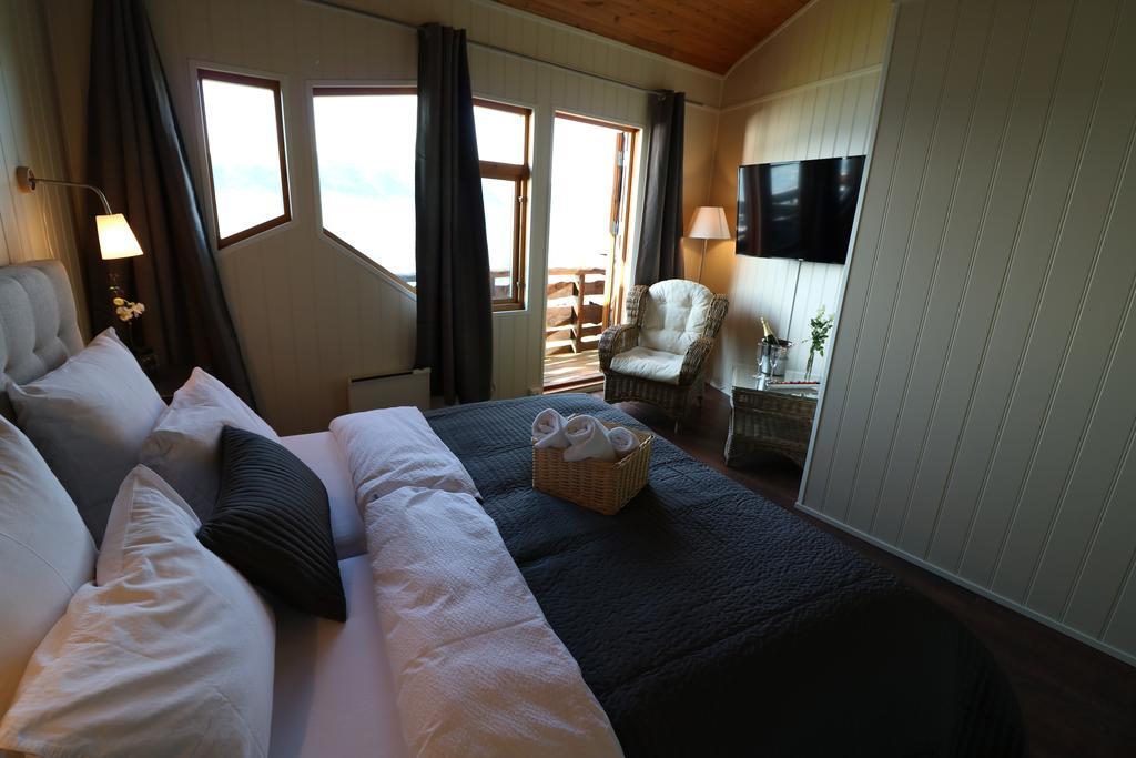 Brekkestranda Fjordhotel Brekke  Bagian luar foto