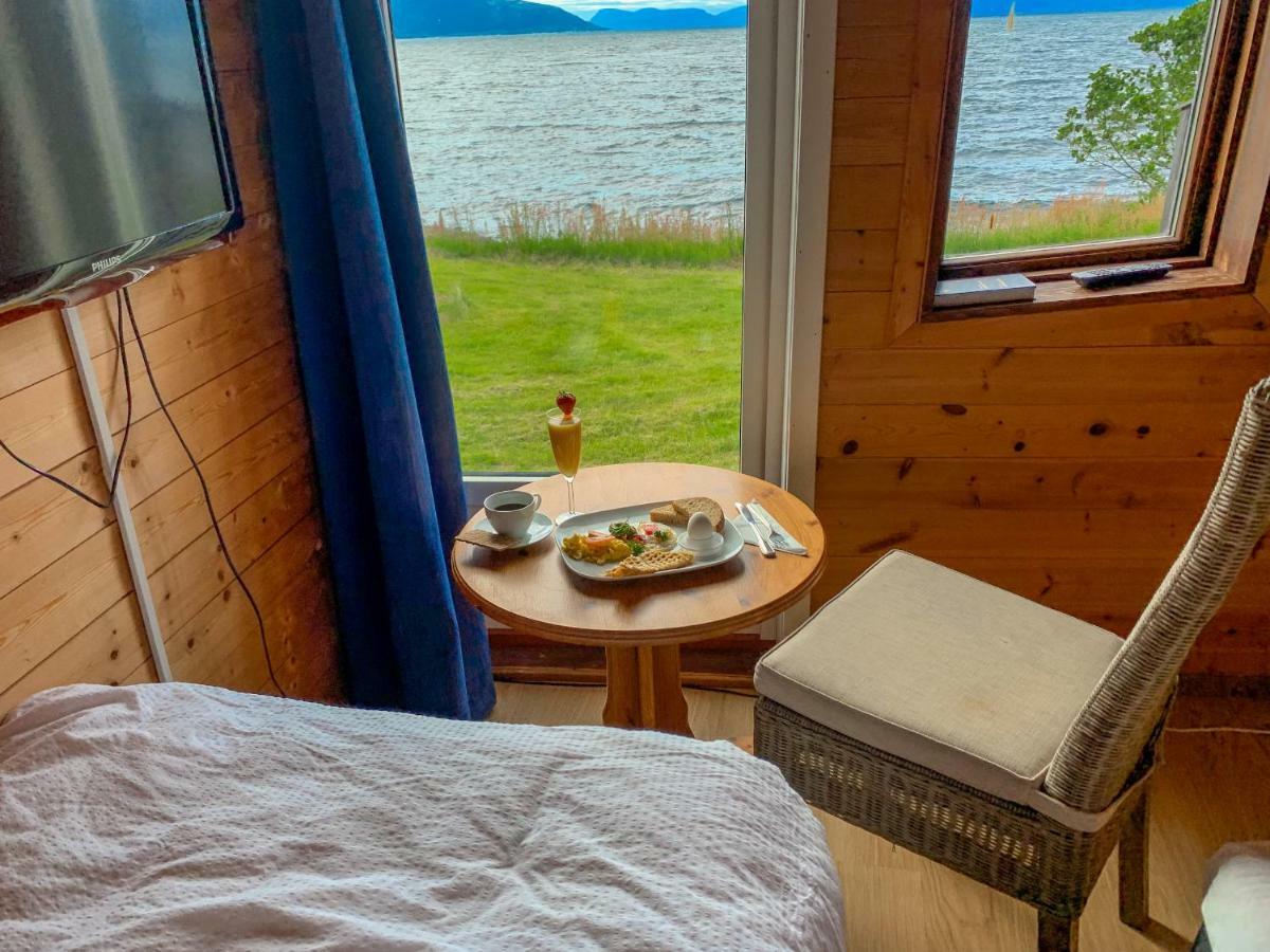 Brekkestranda Fjordhotel Brekke  Bagian luar foto